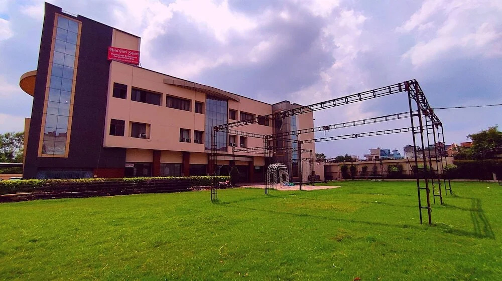 Park Square Hotel And Banquet