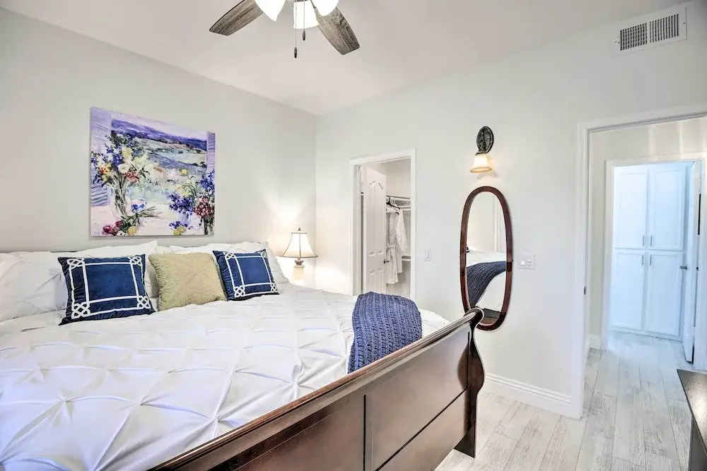 Bright Scottsdale Condo w/ Patio: 8 Mi to Old Town