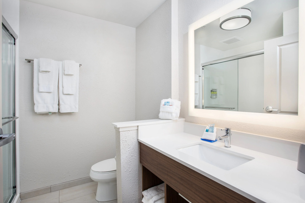 Holiday Inn Express & Suites - Lexington W - Versailles by IHG