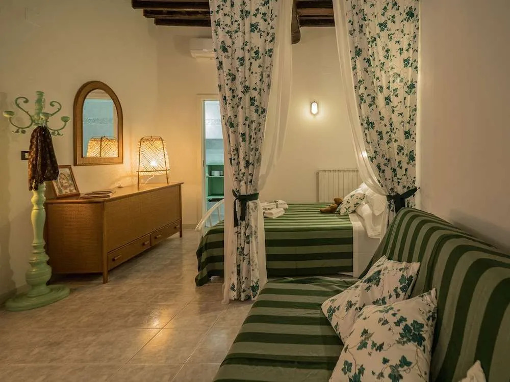 Picabon Quiet Apartment with AC & Balcony