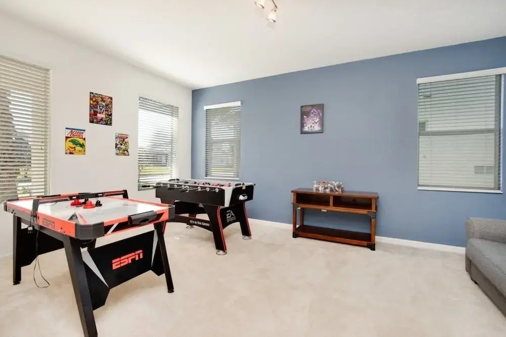 5 Bed 5 Bath In 5 Star Resort Near Disney! 5 Bedroom Home by RedAwning