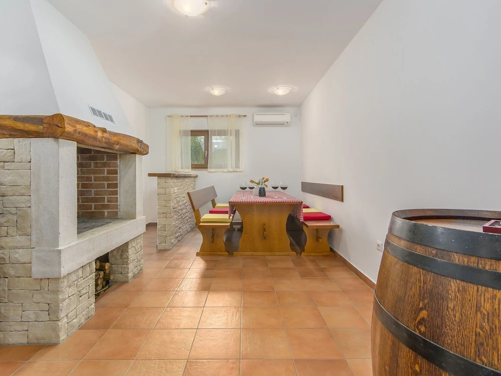 Modern Furnished Three Bedrooms Villa With Private Pool and Garden