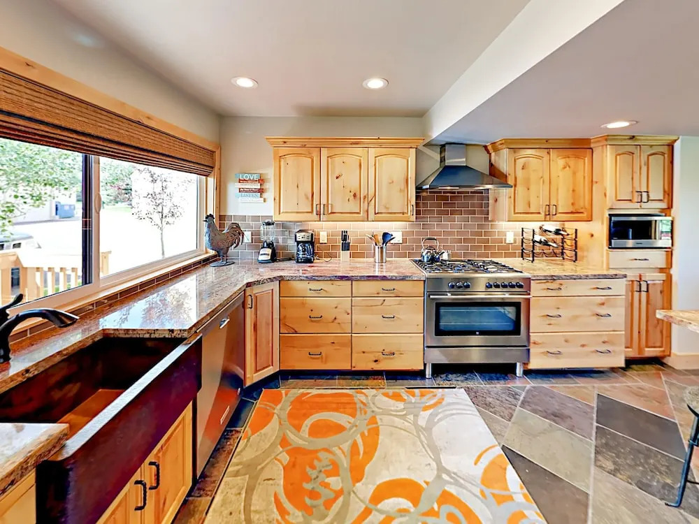 76 Vantage Court Condo 2 Bedrooms 2.5 Bathrooms Condo