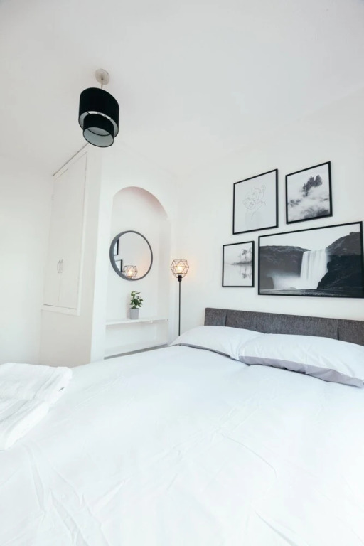 NEW Sleek and Chic 1BD Brighton Flat - Sleeps 3