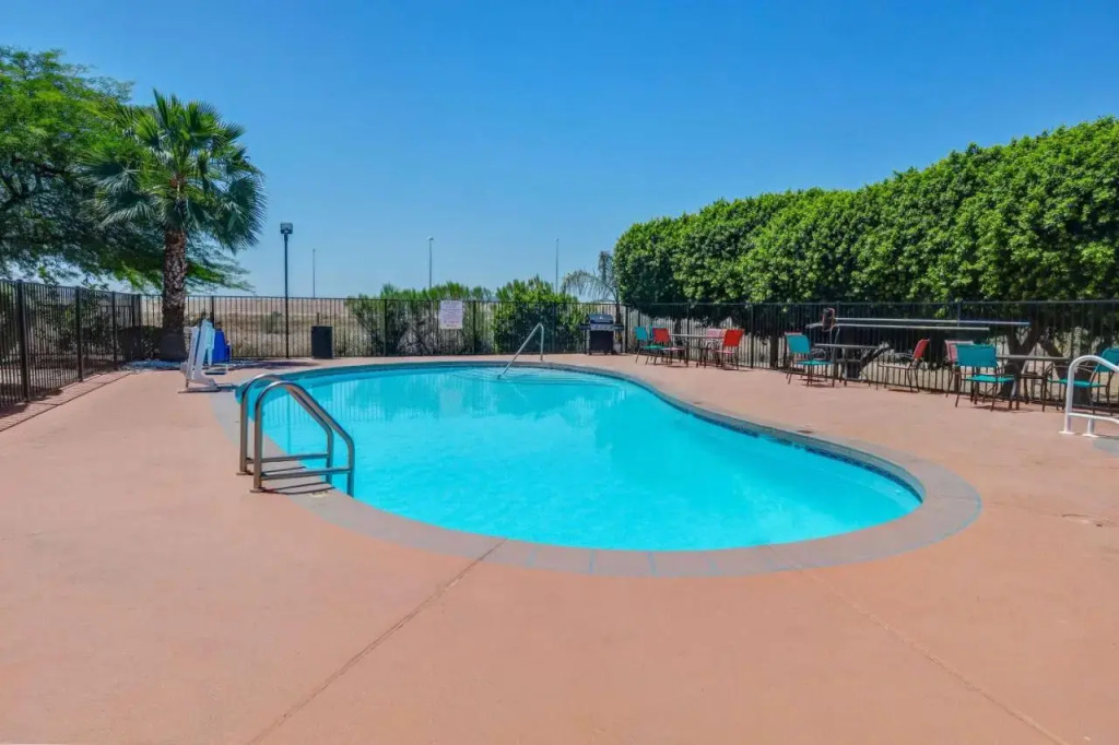 Superstition Inn and Suites