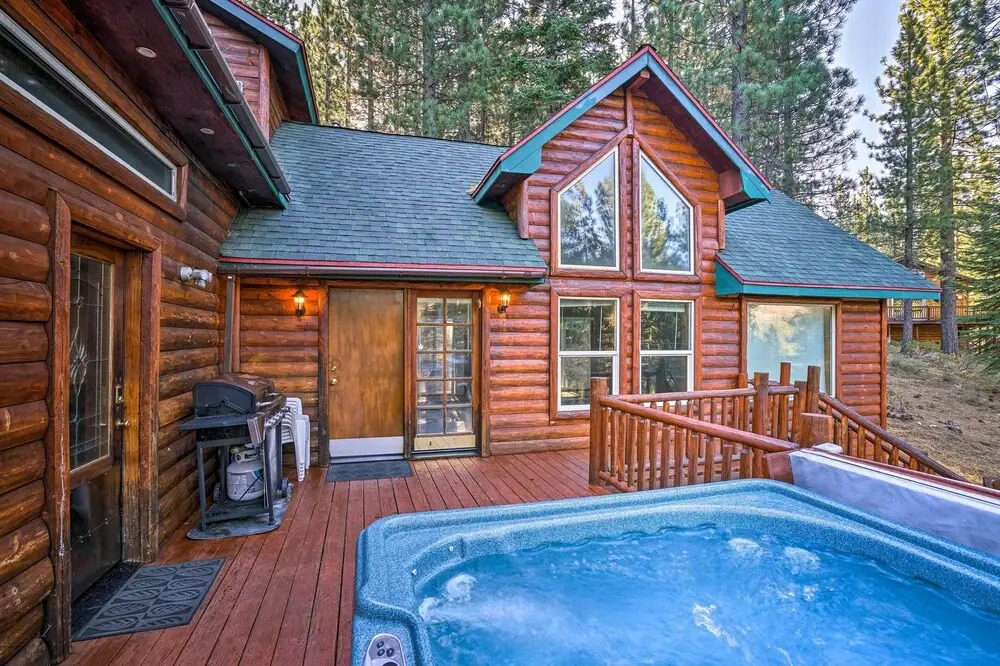 Hot Tub, Indoor Pool! Home 8 Mi to Heavenly Skiing