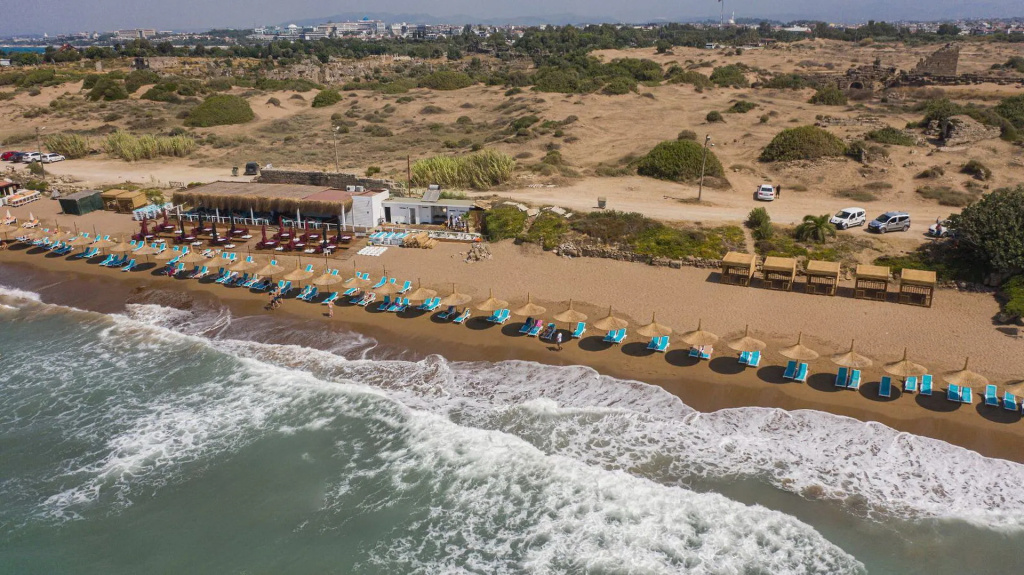 Arnor De Luxe Hotel & Spa
