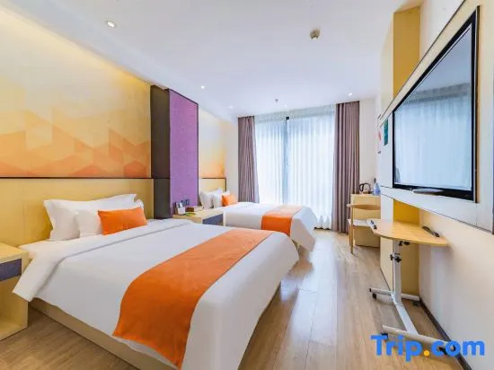 Huanyu Prestige Hotel (Lingshan People's Hospital)