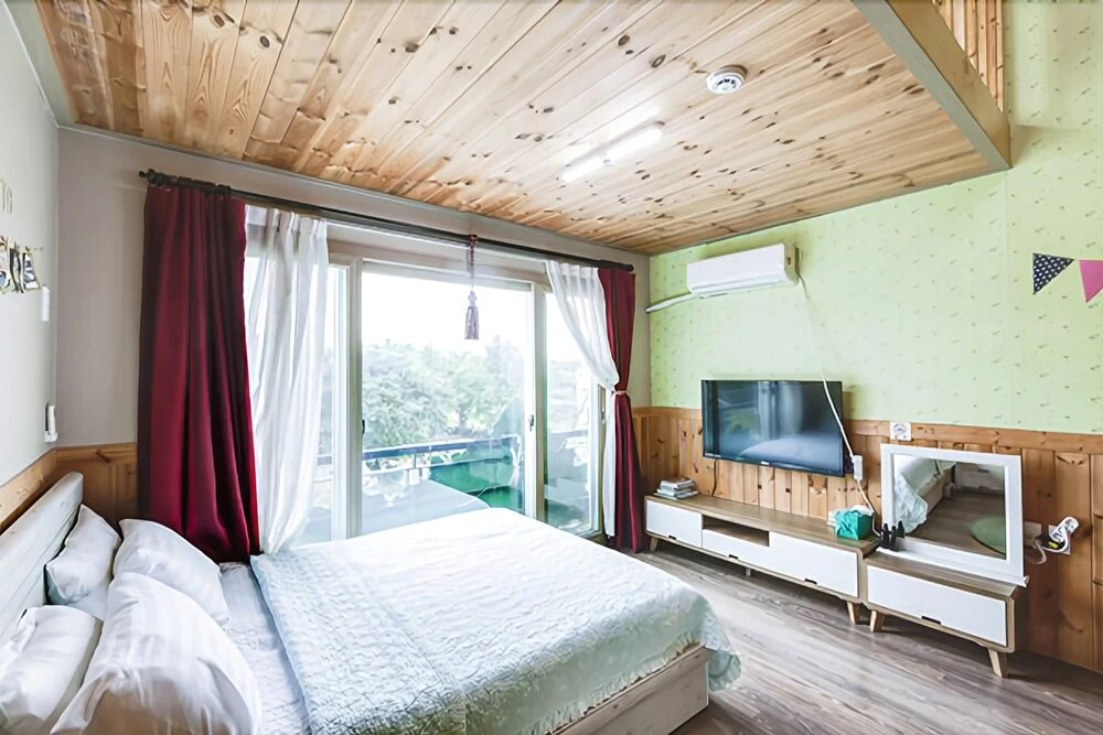 Jeju Chorok House Pension