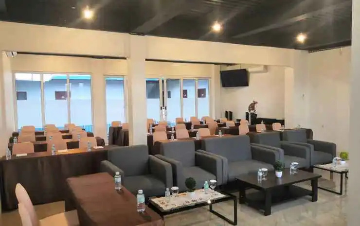 Grand Mahoni Hotel