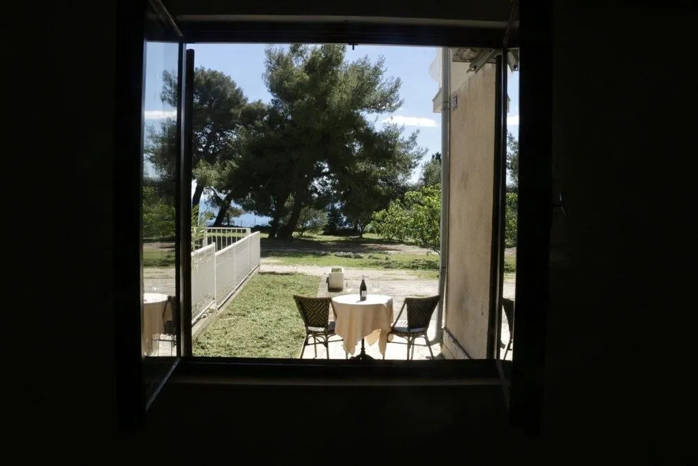 Beachfront Apartment Drazen, With Patio & Parking
