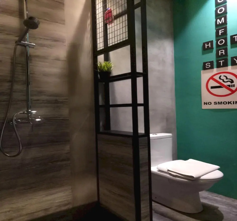 OYO 90899 Tube Hotel Melaka