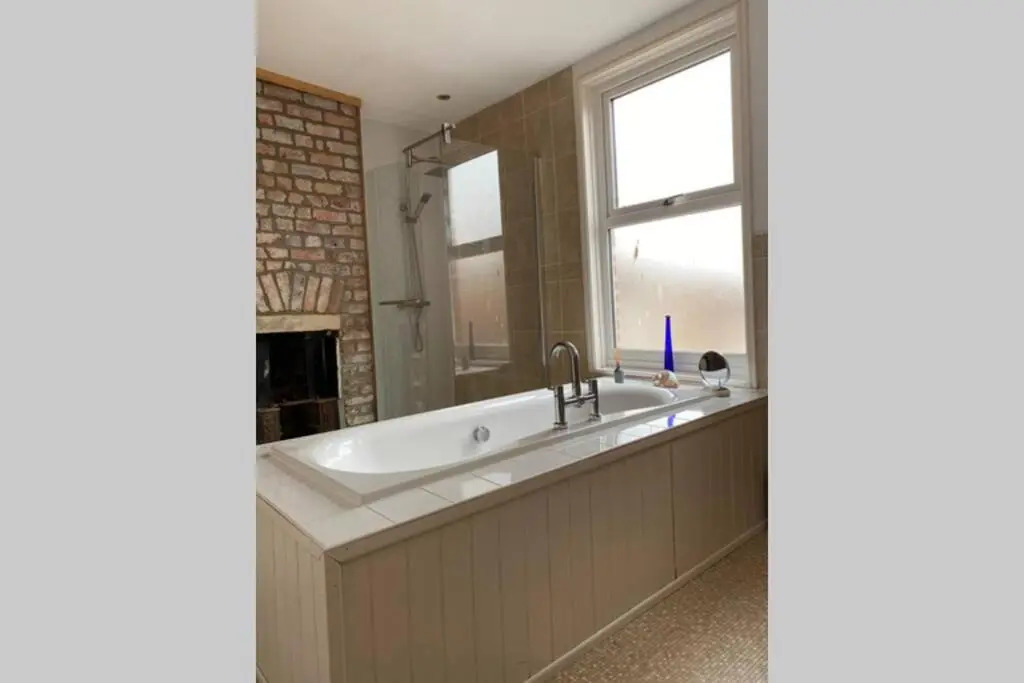 200 year old large townhouse with sea views