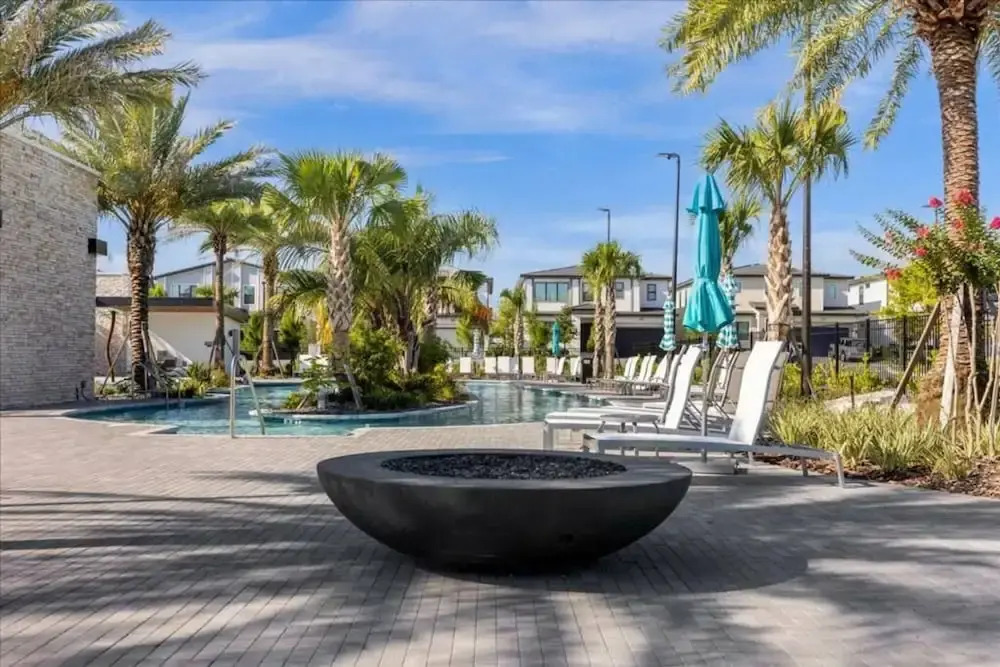 Paradiso 12bd Pool Summerkitchen Gameroom Cinema