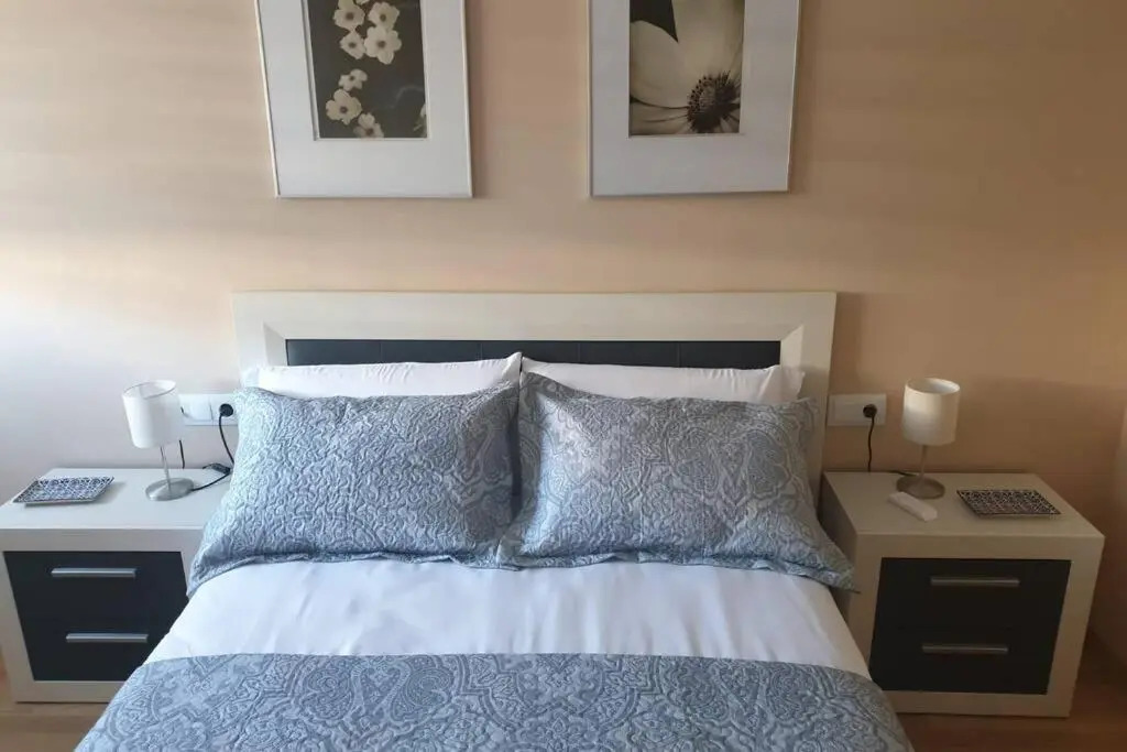 Apartamento para 5 personas frente al mar con piscina y parking