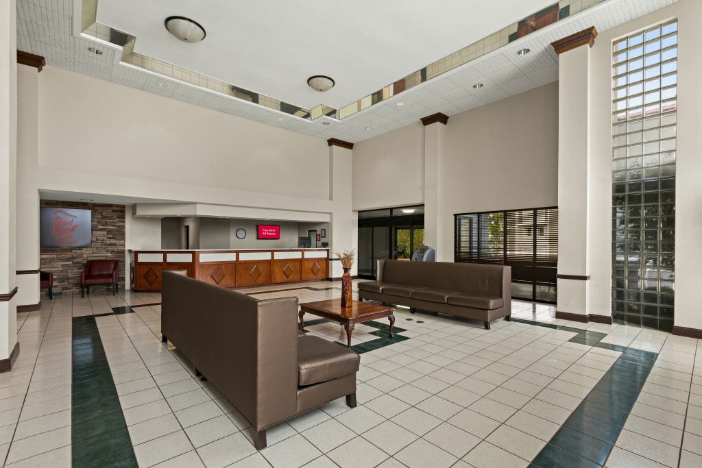 Red Roof Inn & Suites Newnan