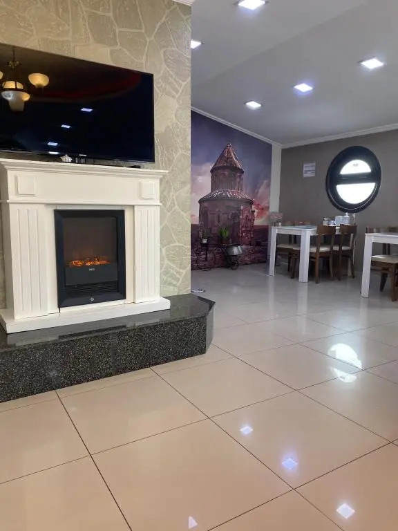 Hotel Kent Ani