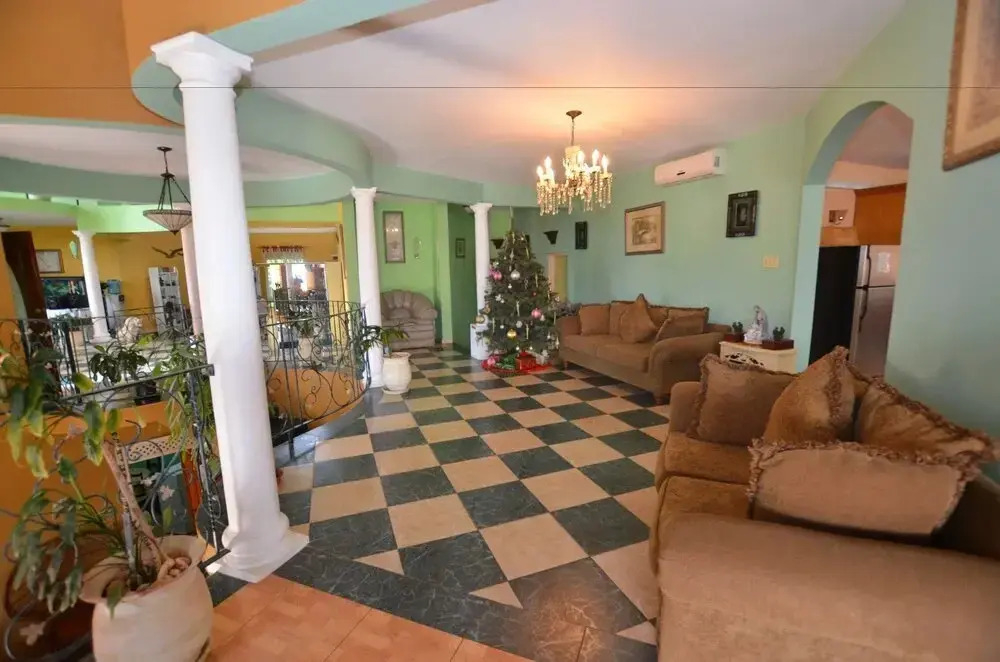 Spacious 6 BR Villa with Pool - Montego Bay - PRJ 1246