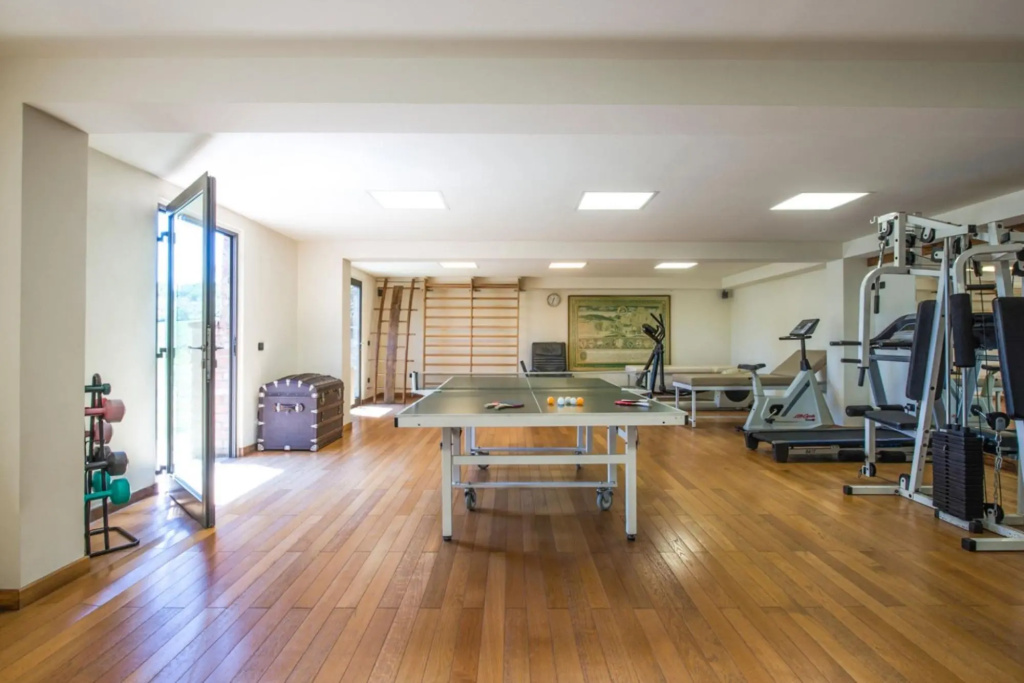 Independent Villa up to 18 Guests Pool Tennis Fitness and Wellness Area -villa Giuncheto