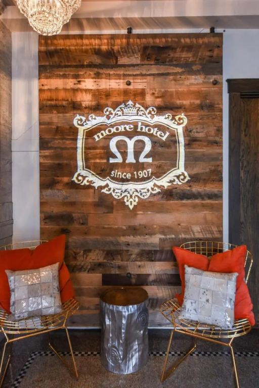 Moore Hotel