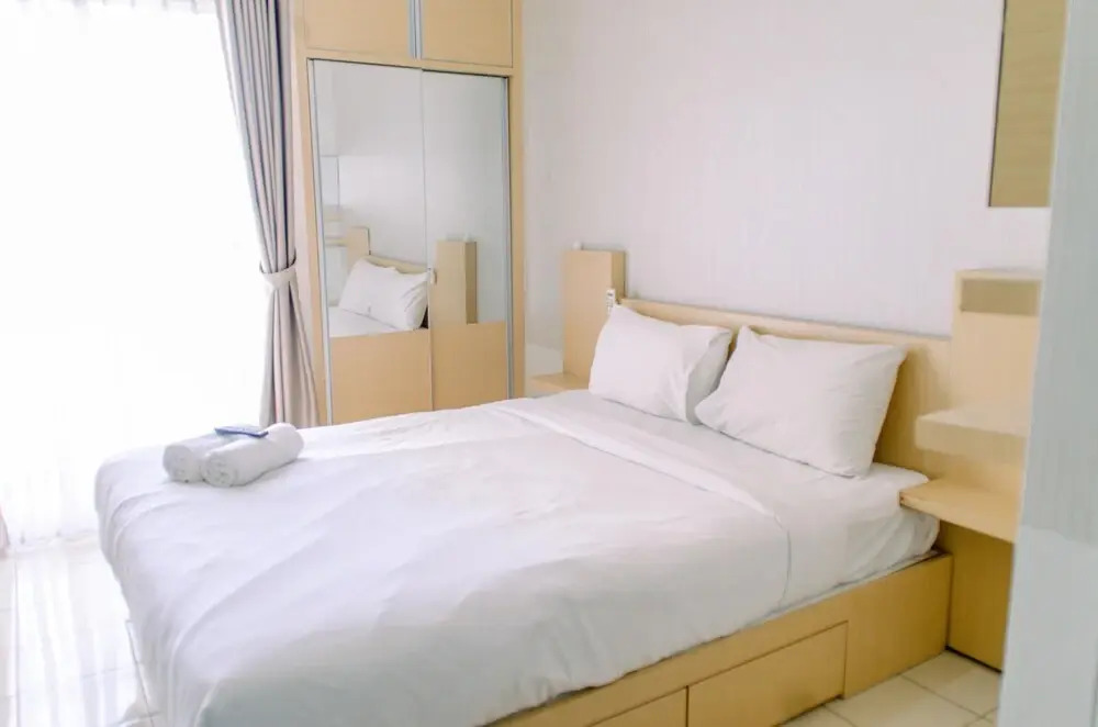 Cozy and Minimalist Studio at Serpong Greenview Apartment By Travelio