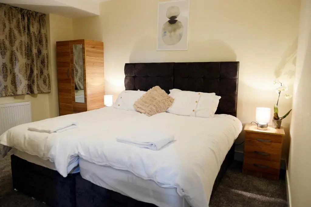 3 Bedroom London Home