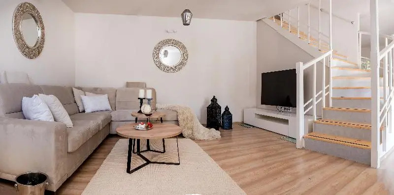 Luxury Villa LeLu with heated saltwater pool, parking, high speed Internet, BBQ