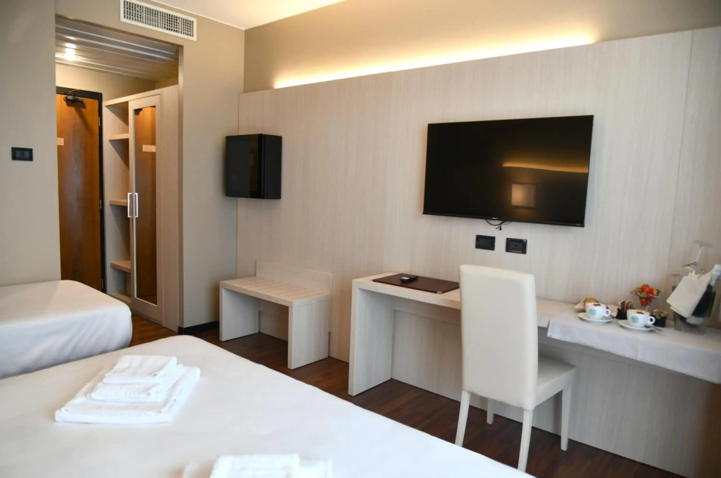 Yachting Hotel Mistral