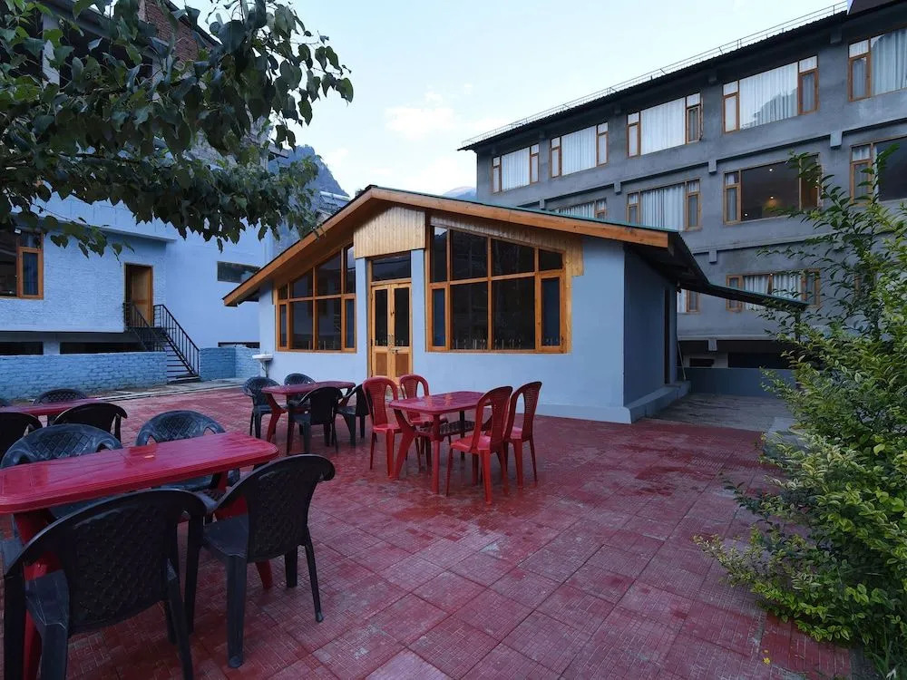 OYO 15699 Hotel Conifer