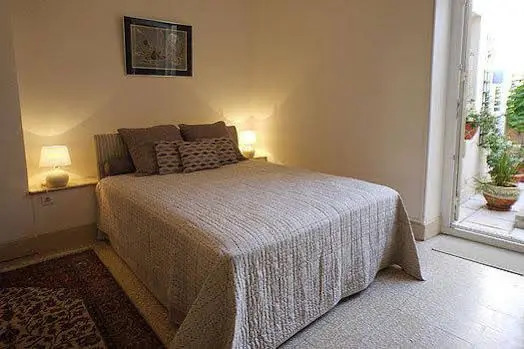 Maison Velvet