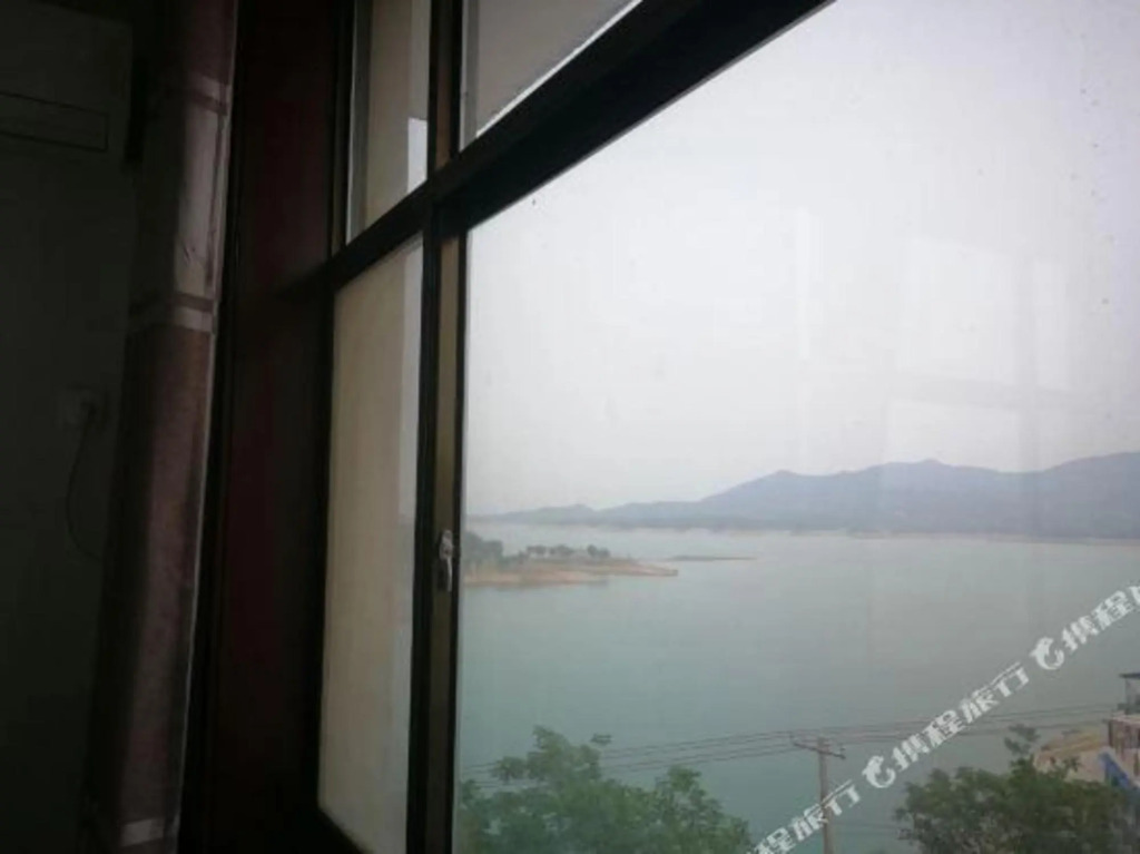 Xibaipo Jinbo Lake Guest House