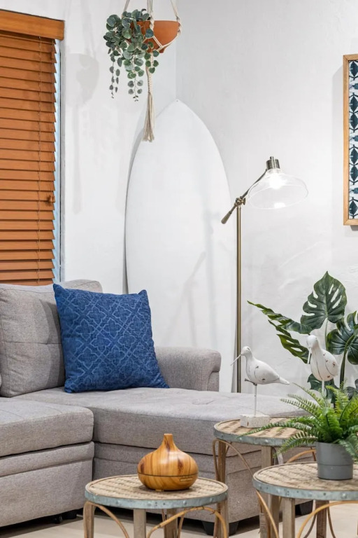 Bright Stylish Apt in Las Olas Blvd Victoria Park