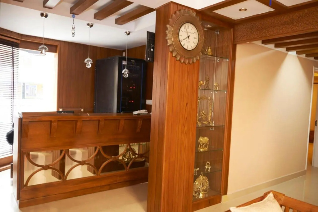 Srivar Hotels