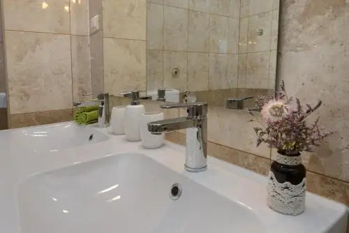 Villa LUMARE AQUA - Pool, Jacuzzi & Garden