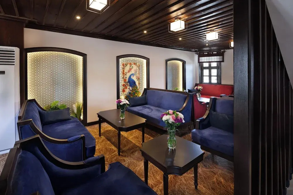Sırçalı Hotel