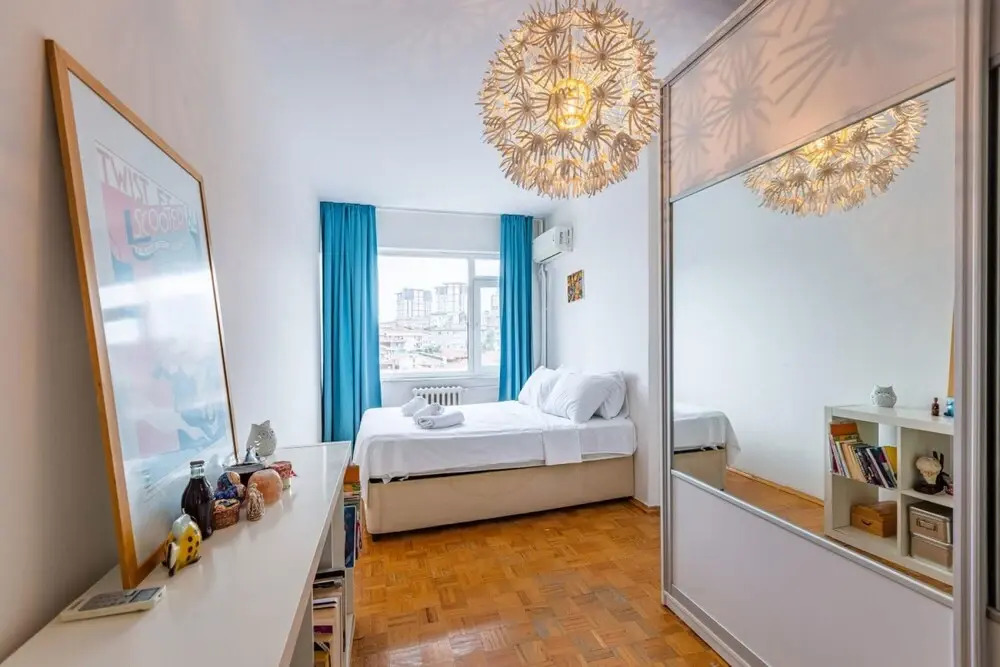 Eclectic and Cenral Flat With City View in Sisli