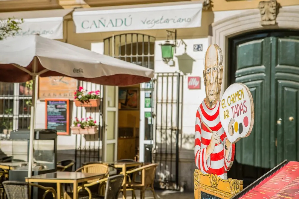 Letmalaga Square Merced