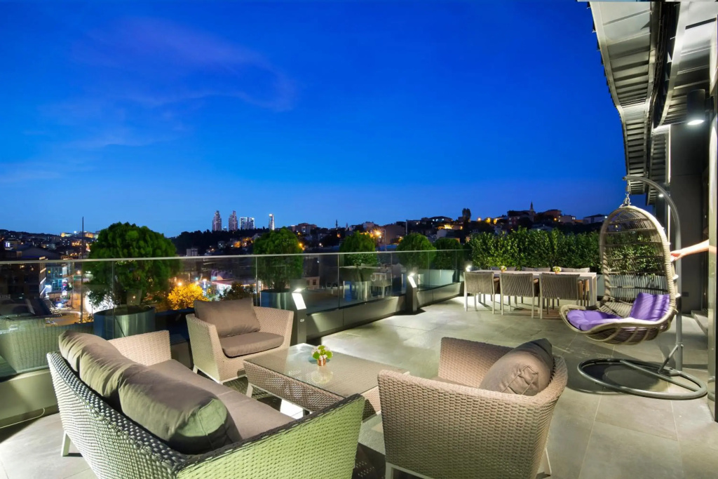 DoubleTree by Hilton Istanbul - Piyalepasa