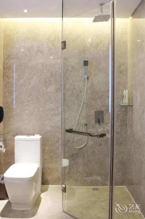 Maritime Hotel (Zhengzhou Century Amusement Park Zhongyuan Tower)