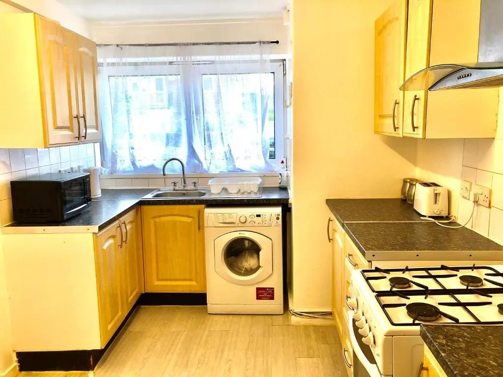 London Stratford 4 Bedrooms Apartment