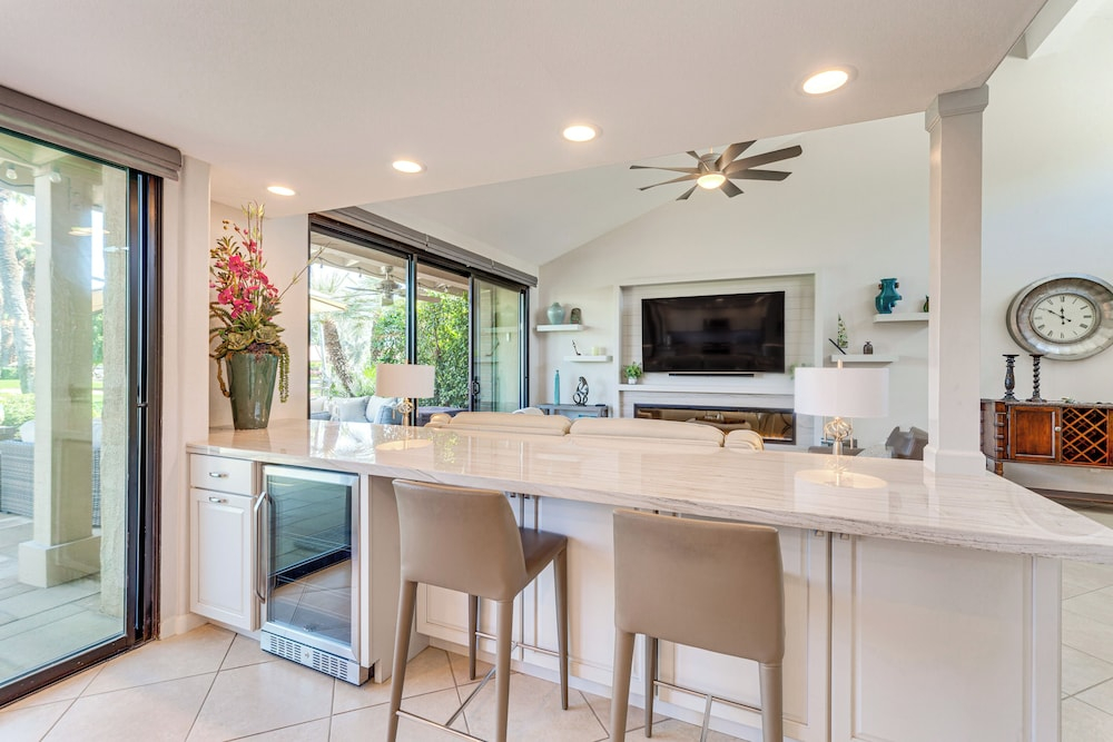 11 Mi to Coachella: Palm Desert Gem w/ Pool Access