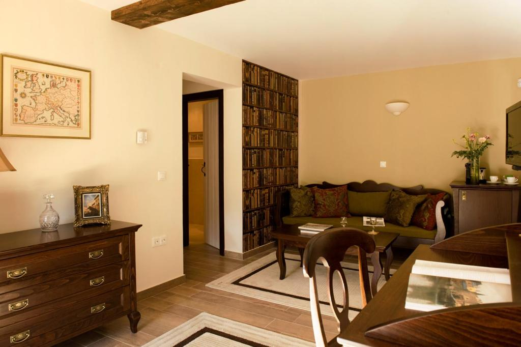 The Merchants House Corfu, Old Perithia