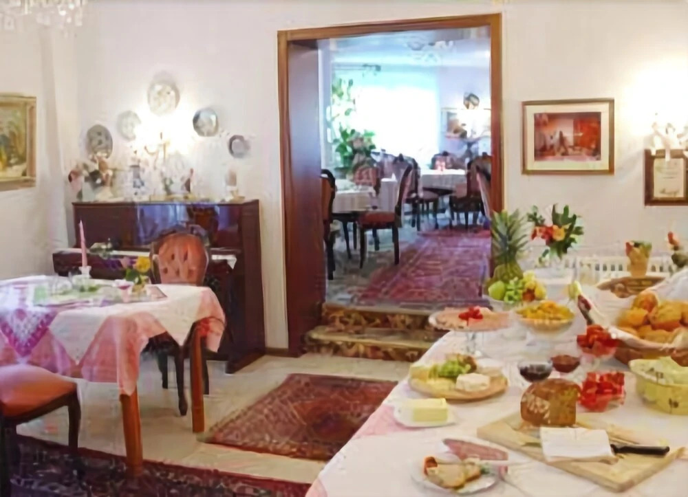 HOTEL YOGA JASMIN ehemals Hotel Eberhardt-Burghardt