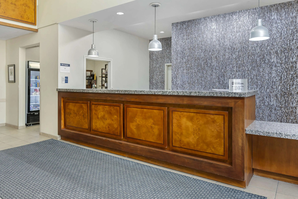 Best Western PLUS Peppertree Inn at Omak