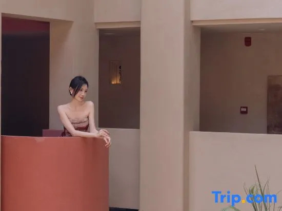 Xishuangbanna Jinghong Hepuli Yue Resort Hotel （Gaozhuang Starlight Night Market Branch）