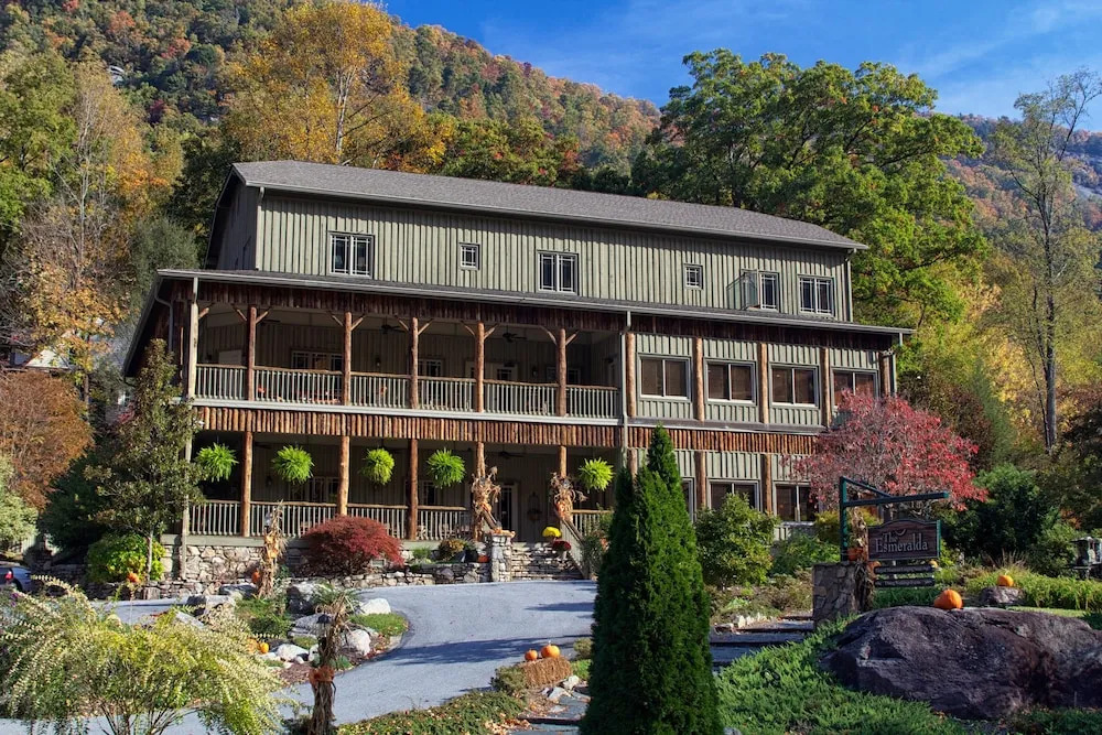 The Esmeralda Inn at Lake Lure