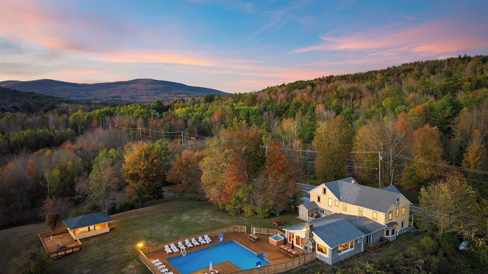 Secluded Catskills Retreat Heated Pool Hot Tub Game Rooms The Hilltop Hideaway by Avantstay