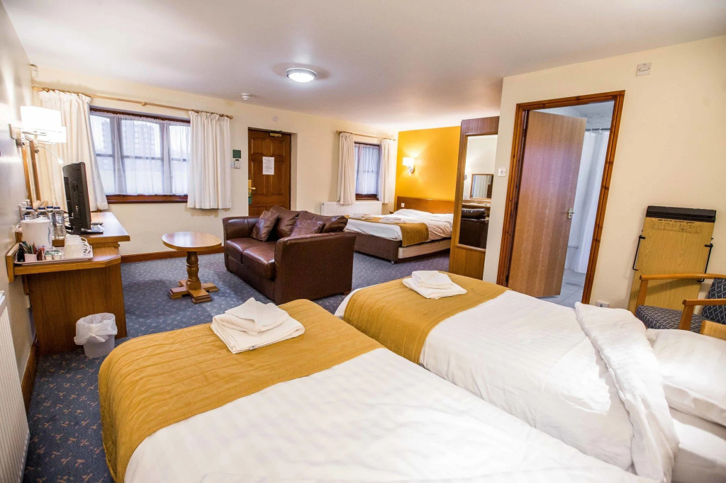 Tollgate Hotel & Leisure