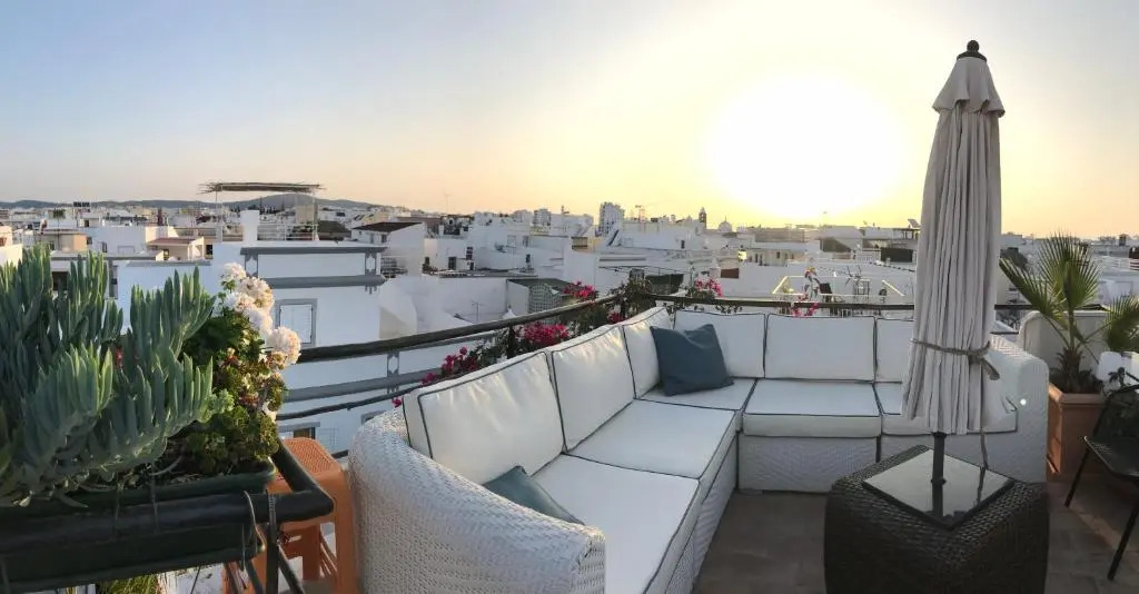Zenit Olhao B & B with sea view rooftop terrace
