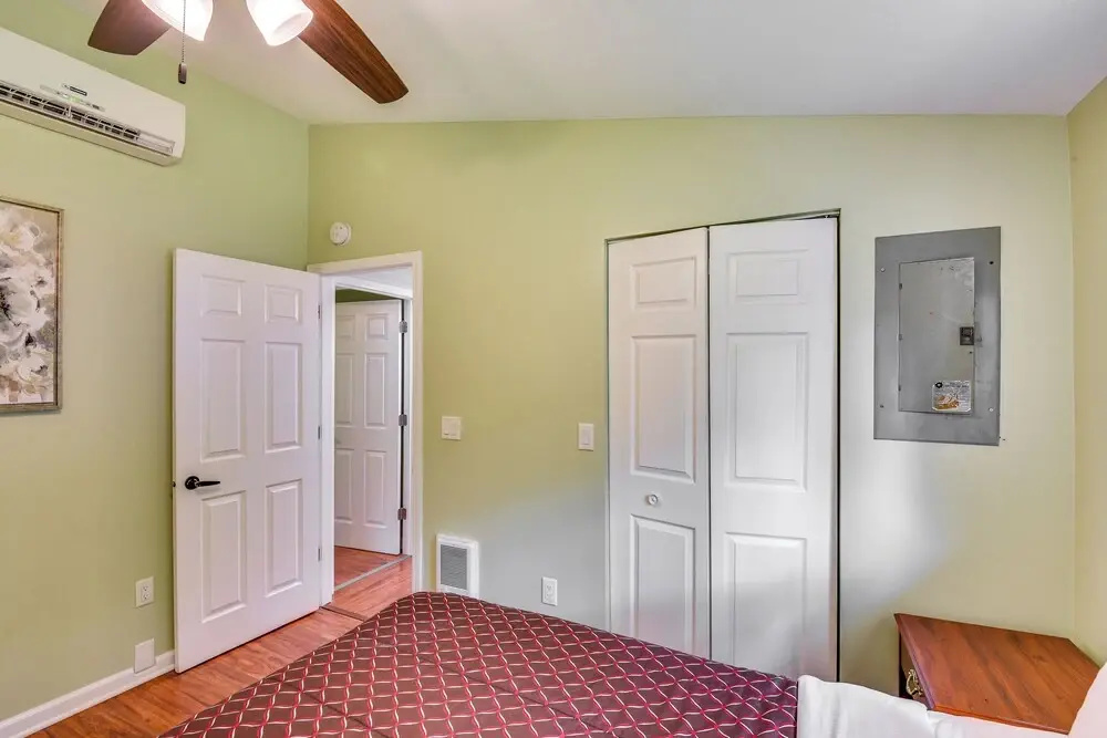 2 Mi to Warren Dunes: Sawyer Apartment w/ Deck!